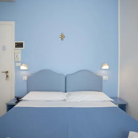 Odeon Hotel 2*